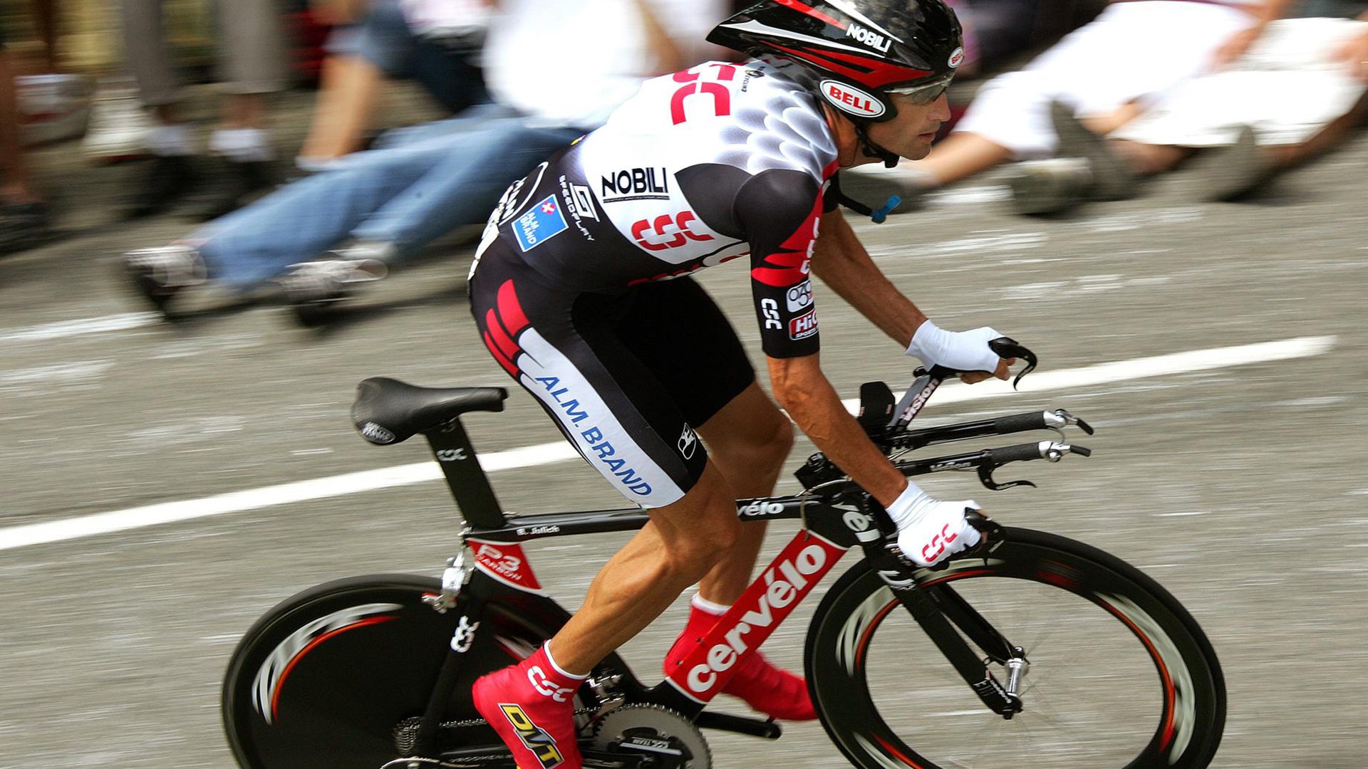 攀岩速降挑战赛，灵巧与勇气的比拼，速度攀岩比赛高度是多少米